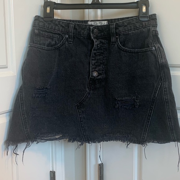 Free People Washed Black Denim skirt, Size 27 - Picture 1 of 4